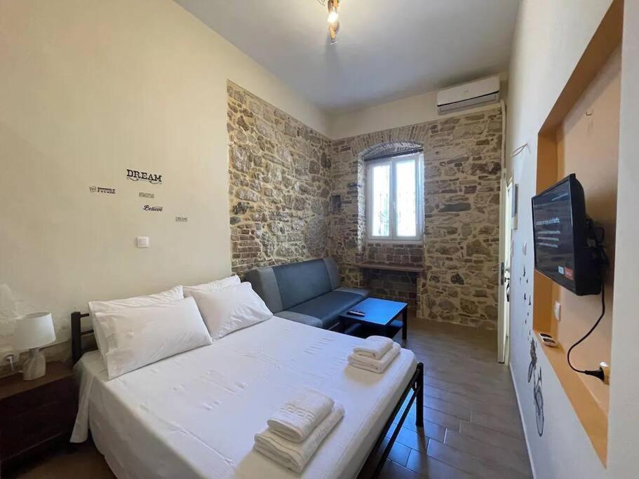 Q Apartments In Corfu Town Экстерьер фото